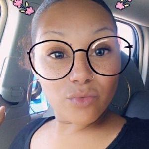 Meet your Posher, Arnicia